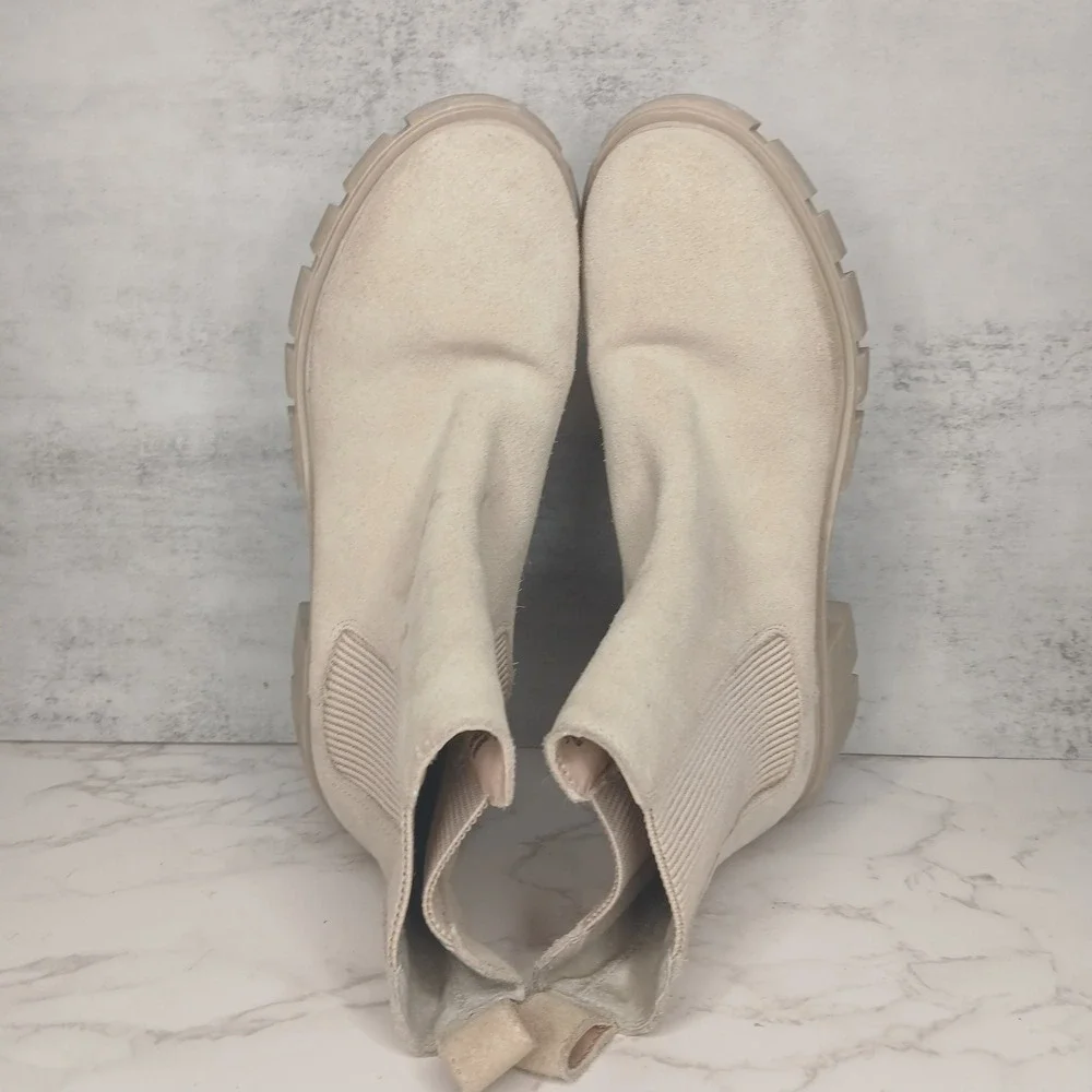 Steve Madden Hola Chelsea‎ Ankle Boot Sand Suede Lug Sole Chunky Beige Women's 7